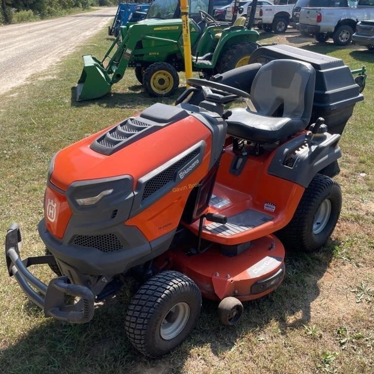 Husqvarna TS 242XD Riding Lawn Mower