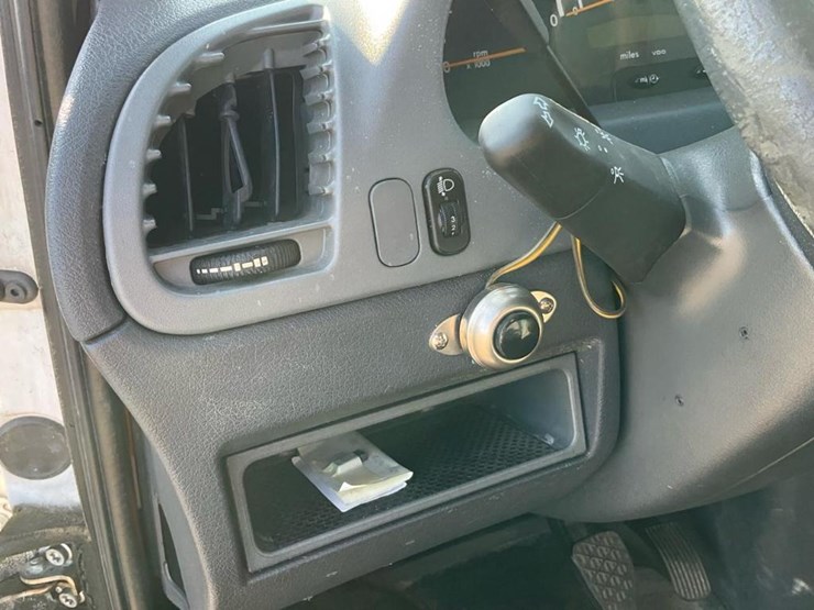 2004-dodge-sprinter-2500-image-63
