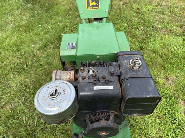 john-deere-820-image-13