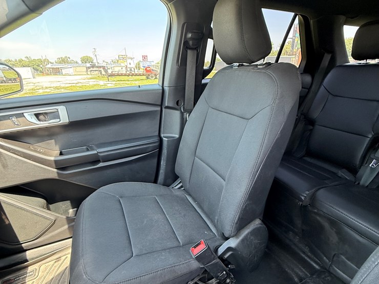 2021-ford-explorer-police-interceptor-image-22