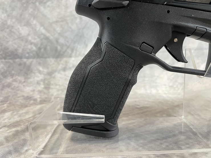 #5144-•-taurus,-22-lr-pistol,-sn:-tx22141,-(neenah,-wi)-image-6