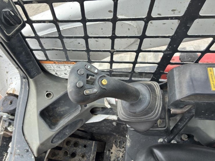 2019-bobcat-t770-image-18
