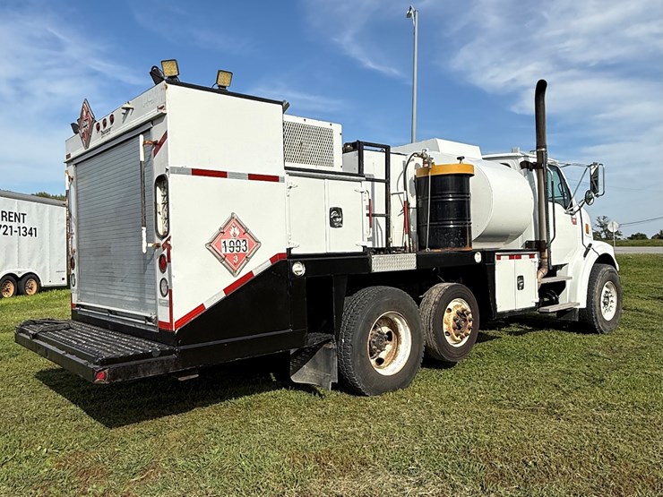 #17-•-2008-sterling-9500-tandem-axle-conventional-fuel-&-lube-truck-image-11