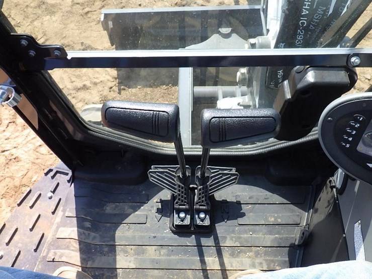 2024-bobcat-e48-hydraulic-excavator-image-27