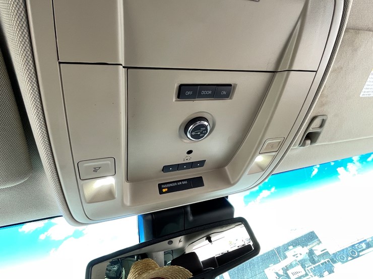 2017-chevrolet-tahoe-image-55