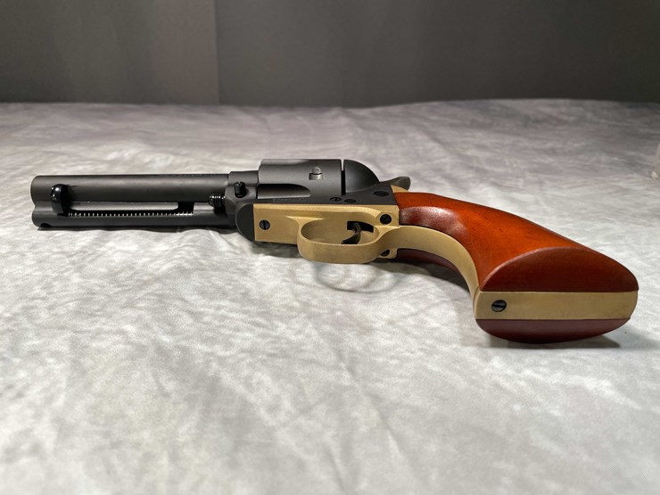 #5163-•-stoeger-cattleman,-45-colt-revolver,-sn:-um3413,-(neenah,-wi)-image-37