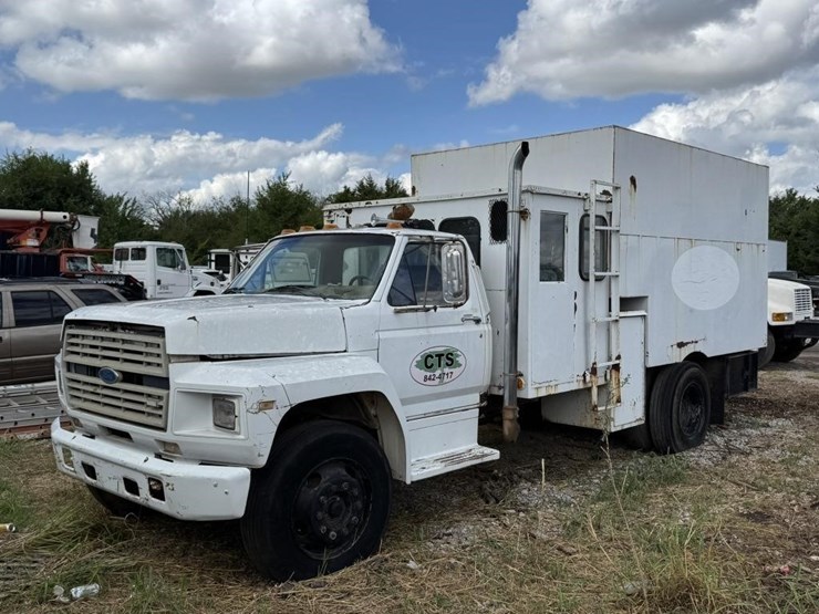 1992-ford-f70-image-2