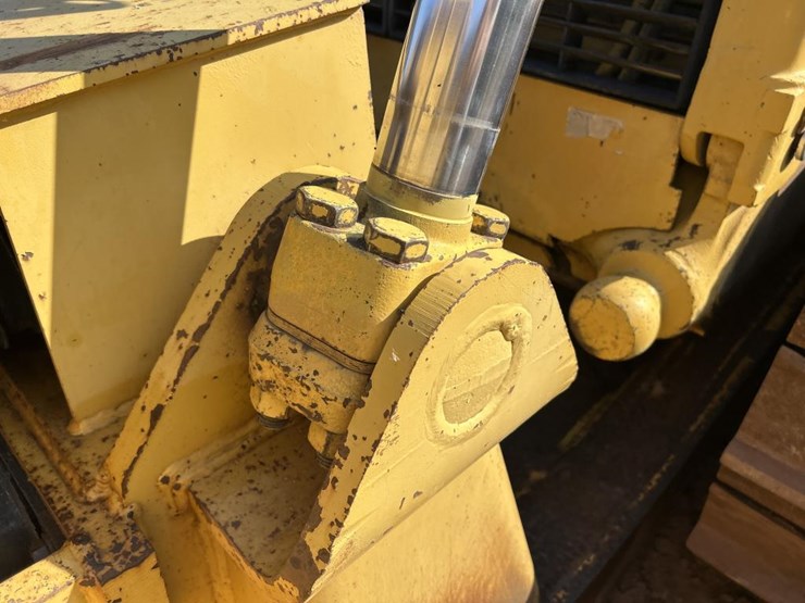 caterpillar-d9r-image-16