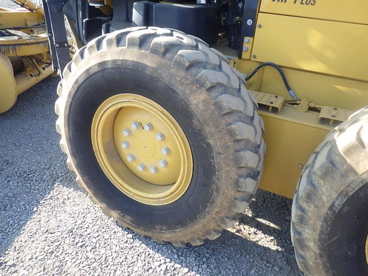 2013-caterpillar-140m2-image-56