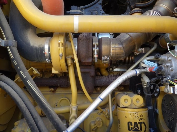 2013-caterpillar-140m2-image-30