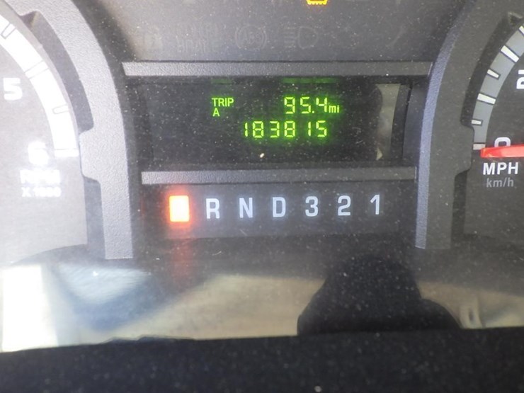 2010-utility-van-image-23