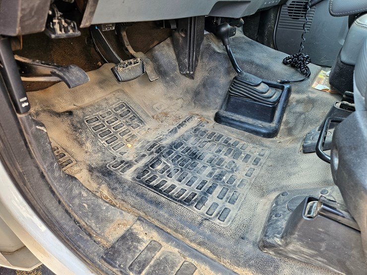2011-ford-f450-image-40