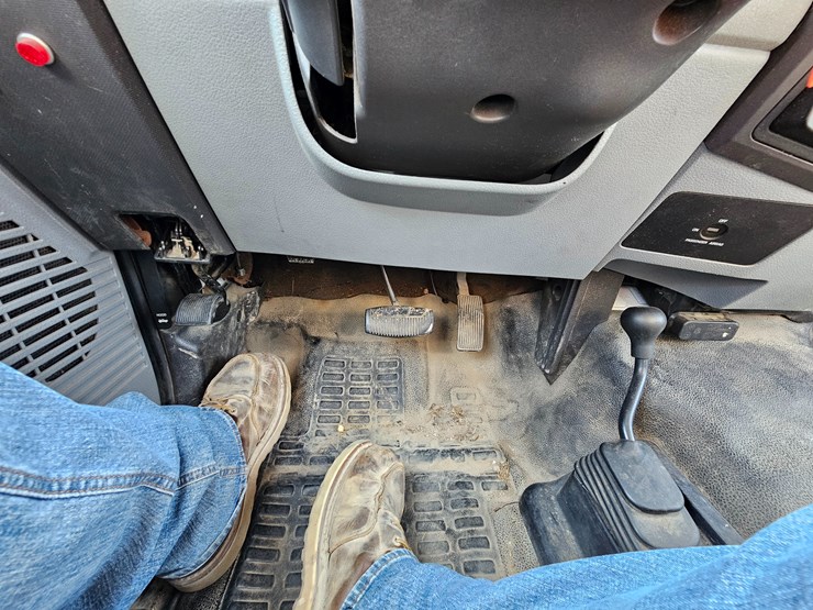 2011-ford-f450-image-54