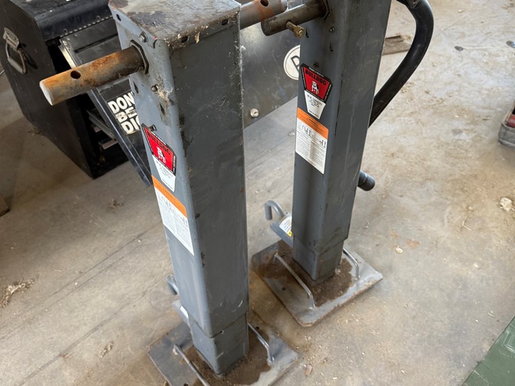#129-•-(2)-bulldog-10,000-lb.-trailer-jacks-image-1