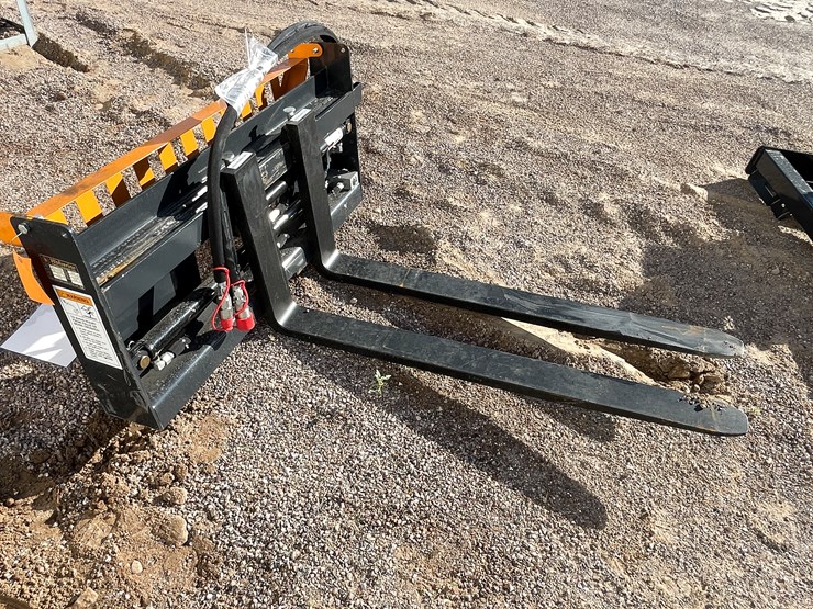 #2030-•-skid-steer-pallet-fork-hydraulic-adjustable-image-3