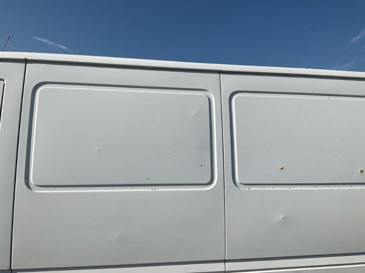 2004-dodge-sprinter-2500-image-19