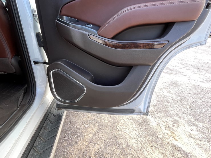 2017-chevrolet-tahoe-image-98
