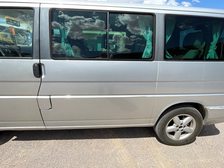 #501-•-2002-volkswagen-eurovan-mv-(title-in-delay)-image-119