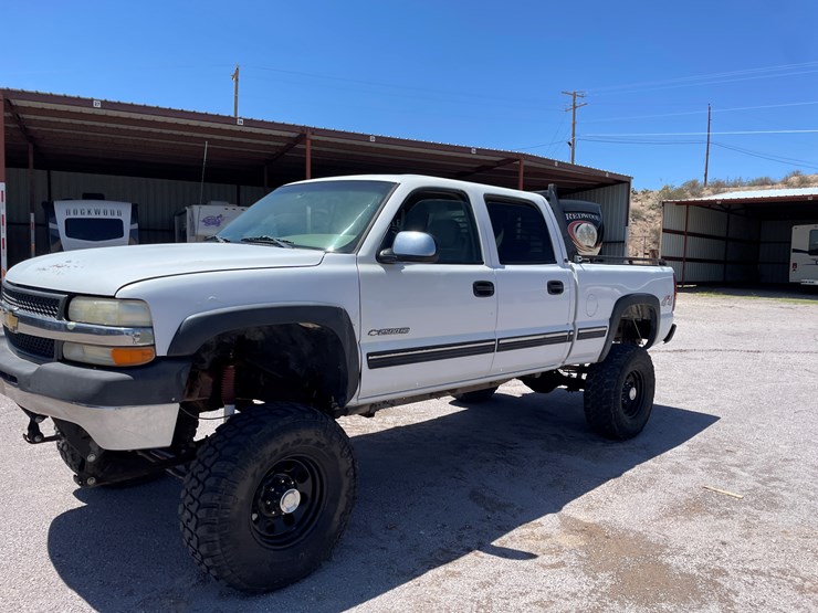 #509-•-2001-chevy-silverado-2500hd-4x4-(nm-title-in-delay)-image-2