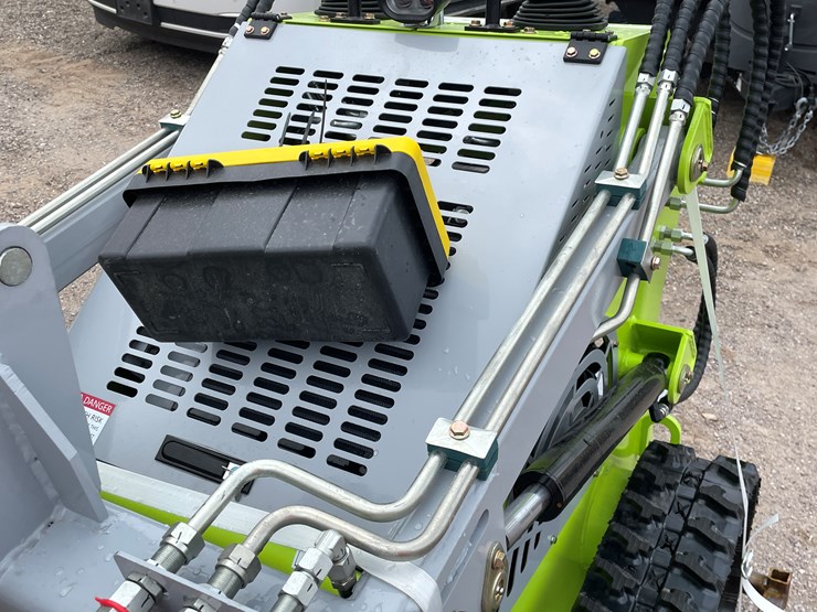#2026-•-mini-skid-steer-loader-image-17
