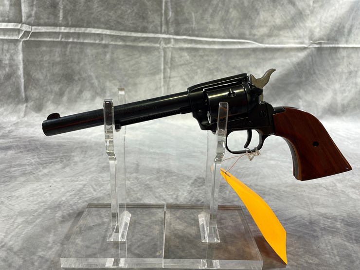 #5736-•-heritage-rough-rider-.22-cal.-revolver-sn:-f00952-(downing,-wi)-image-2