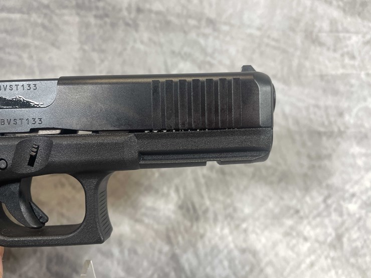 #5146-•-glock-g17-gen-5,-9mm-luger-pistol,-sn:-bvst133,-(neenah,-wi)-image-15