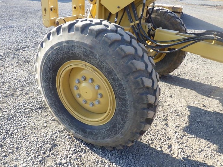 2013-caterpillar-140m2-image-57