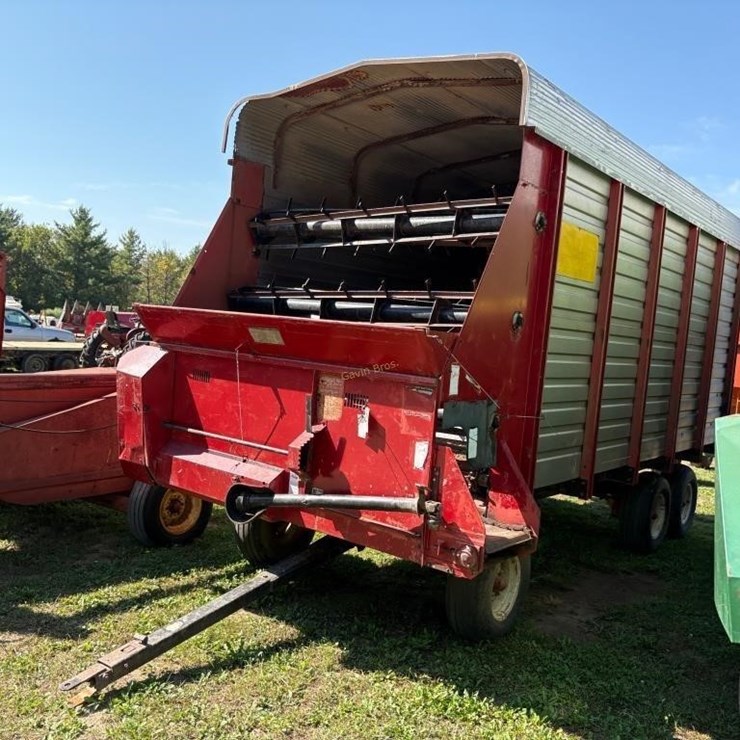 H&S 16' Chopper Box on Gear