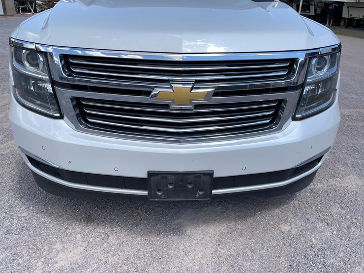 2017-chevrolet-tahoe-image-12
