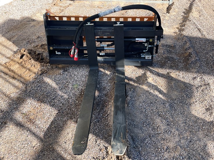 #2033-•-skid-steer-pallet-fork-hydraulic-adjustable-image-2