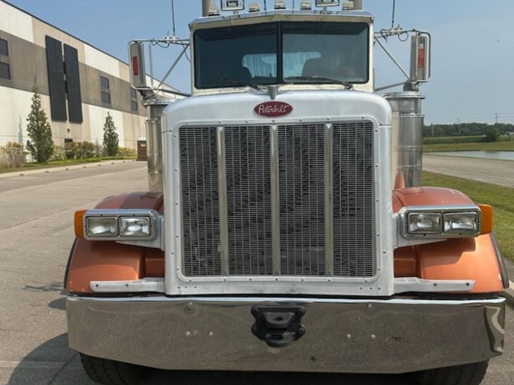 1993-peterbilt-357-image-3