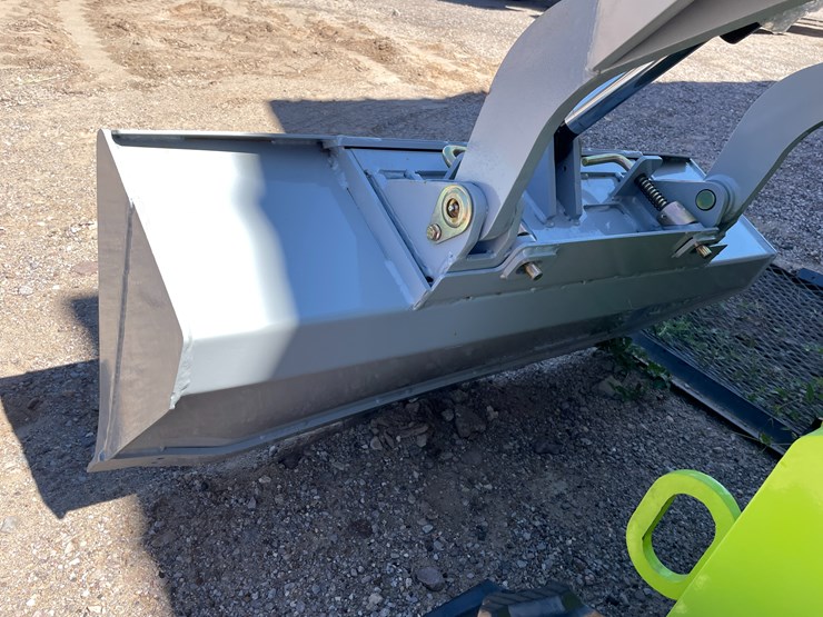 #2027-•-mini-skid-steer-loader-(bucket-damaged)-image-19