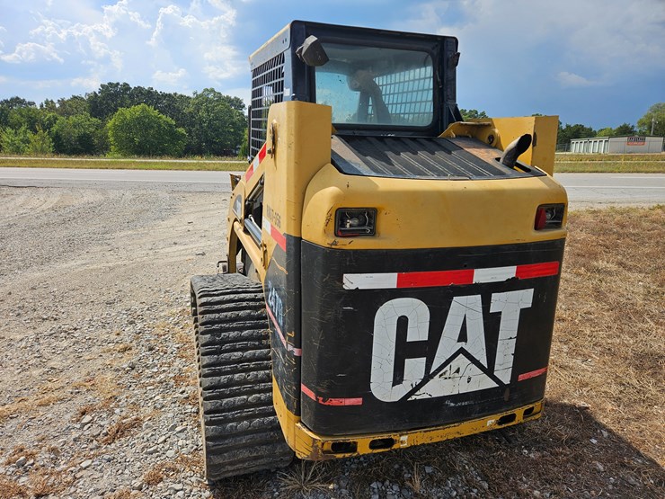 caterpillar-247b-image-10
