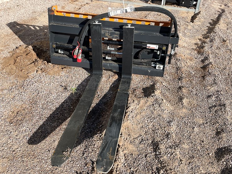 #2031-•-skid-steer-pallet-fork-hydraulic-adjustable-image-7