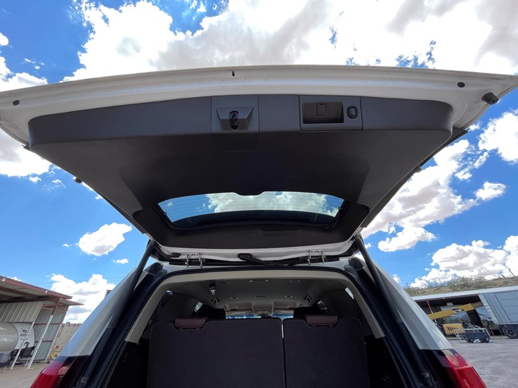 2017-chevrolet-tahoe-image-109