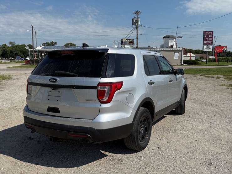 2016-ford-explorer-police-interceptor-image-5