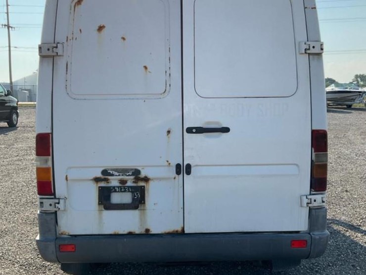 2004-dodge-sprinter-2500-image-4