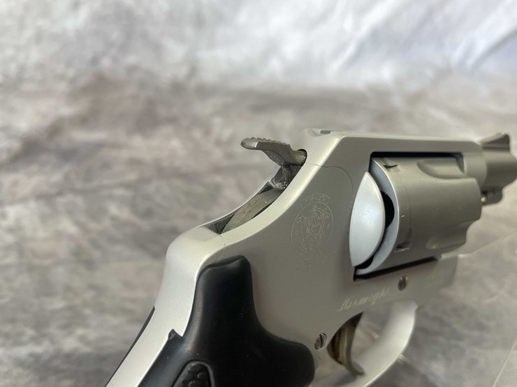 #5132-•-smith-&-wesson-.38-spl,-revolver,-sn:-cwm9026-(neenah,-wi)-image-8