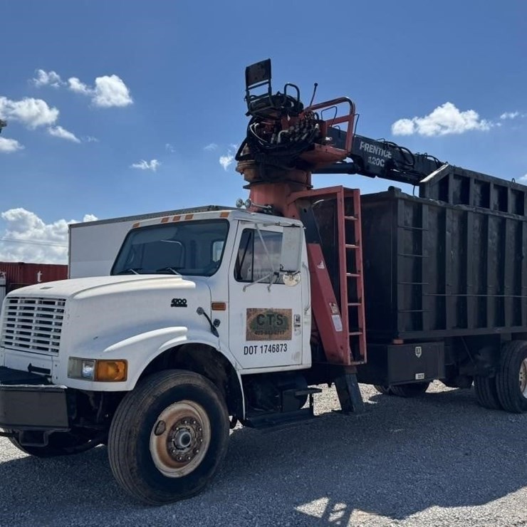 1998 INTERNATIONAL 4700
