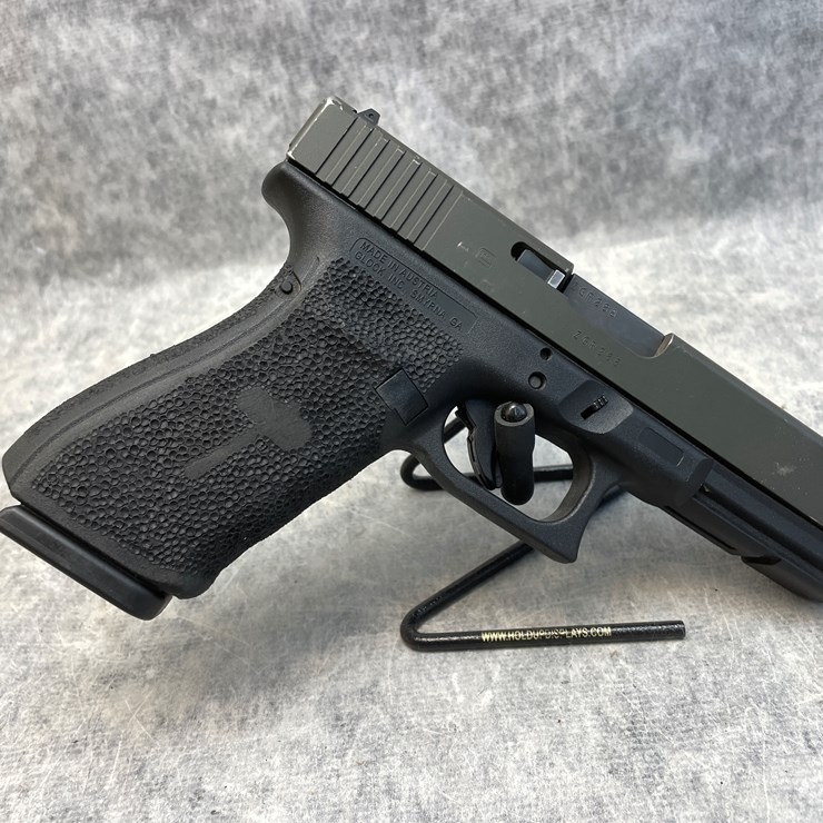 #4510 • Glock 20 Gen 4 10mm Pistol SN: ZGR288 (Princeton, MN)