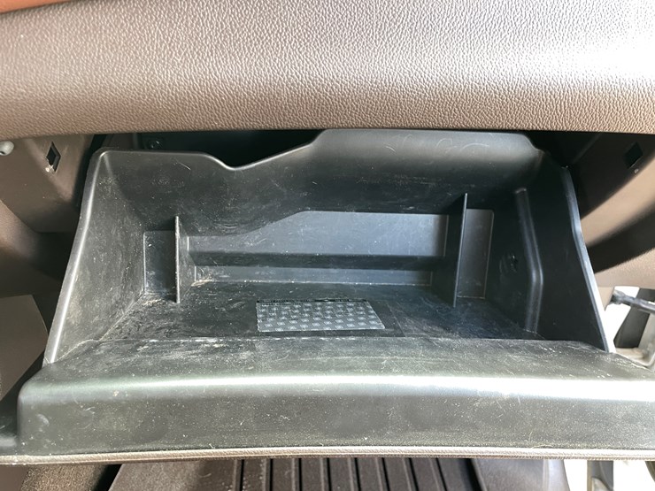 2017-chevrolet-tahoe-image-95