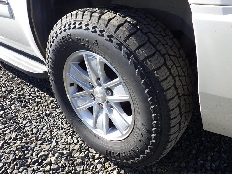 2011-chevrolet-tahoe-image-13