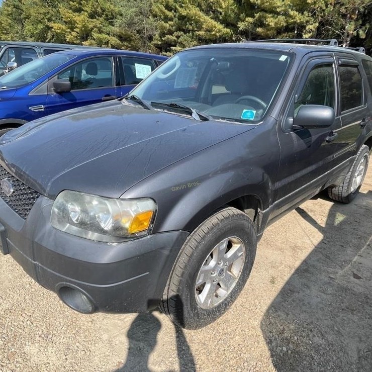 2005 FORD ESCAPE