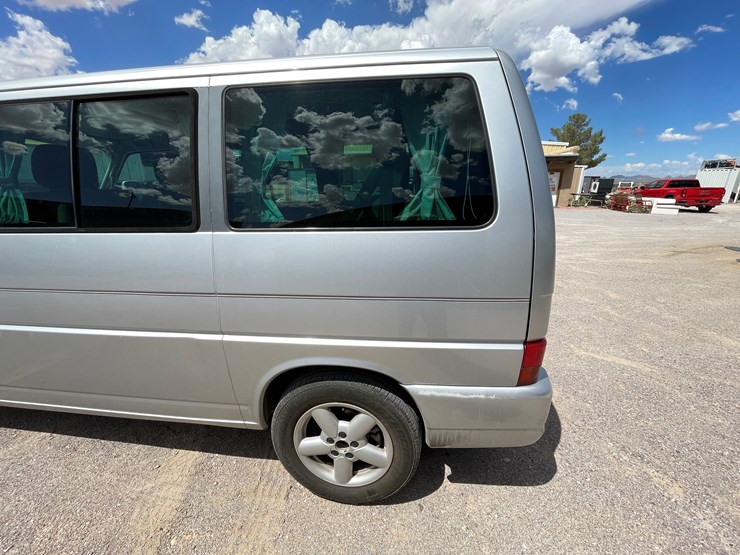 #501-•-2002-volkswagen-eurovan-mv-(title-in-delay)-image-117