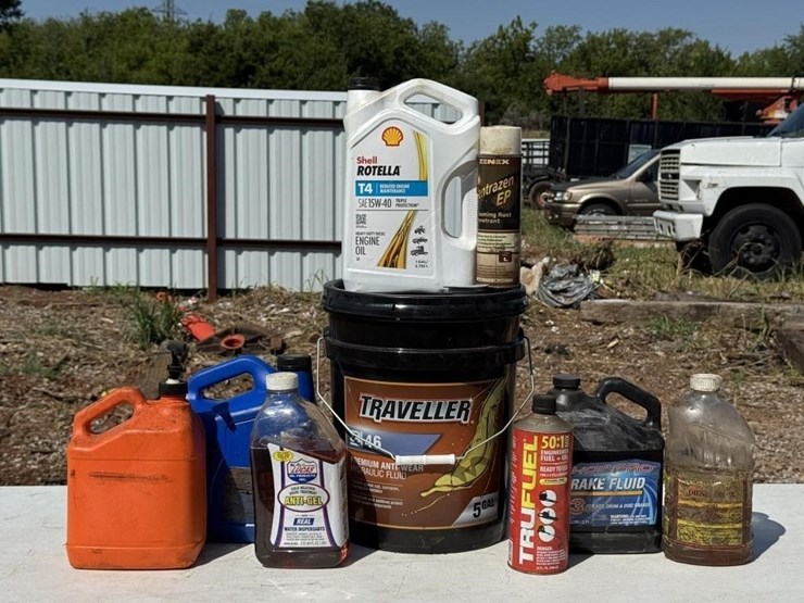 hydraulic-fluid,-engine-oil-&-brake-fluid-image-1