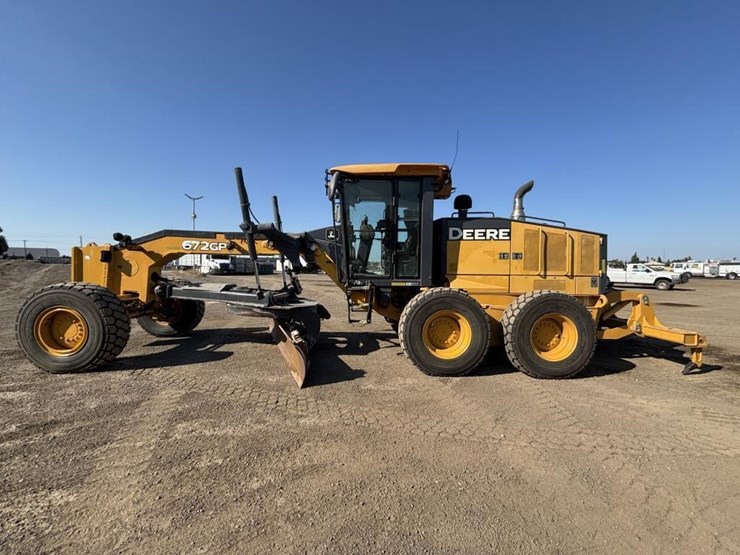 2012-deere-672gp-image-5