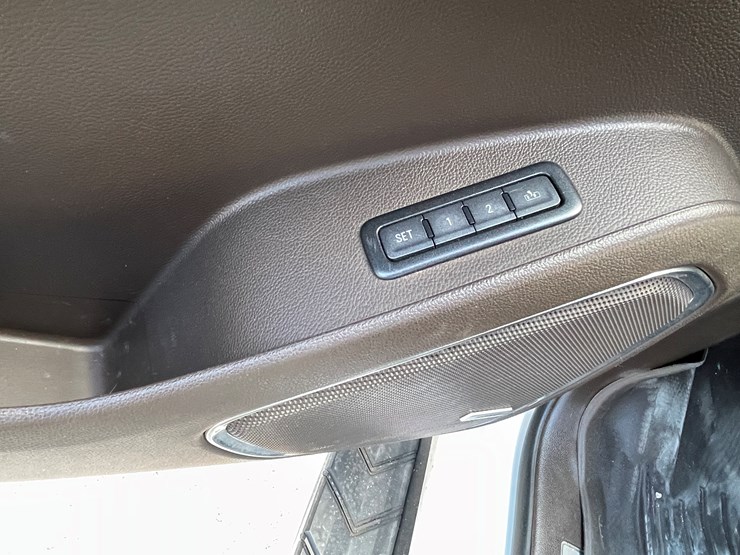 2017-chevrolet-tahoe-image-41