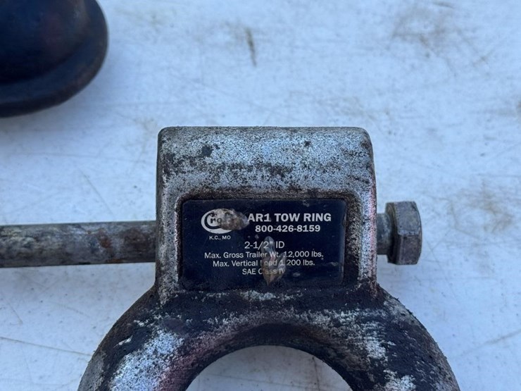 tow-ring-&-trailer-hitch-ball-mount-image-2