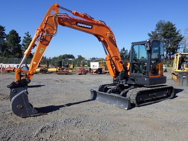 2021-doosan-dx85r-3-image-1