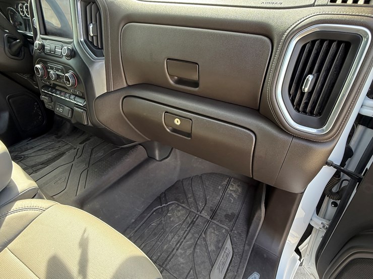 2019-chevrolet-k1500-image-40
